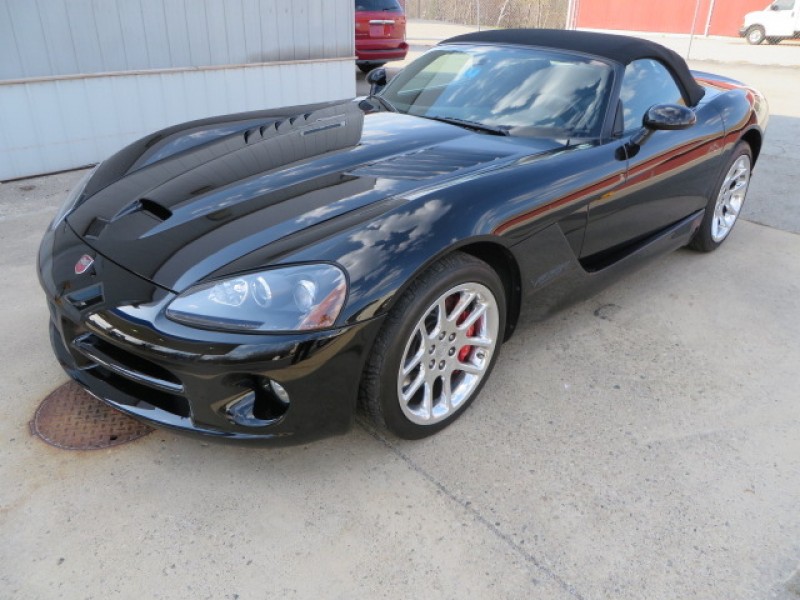 lowest $43,995 in ROCHESTER 2004 DODGE VIPER SRT-10 RAW POWER - Low miles ROCHESTER, NH