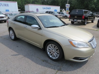 pre owned CHRYSLER 200 2011 CHRYSLER 200 LIMITED All vehicles subject to prior sale. We reserve the righ ROCHESTER, NH