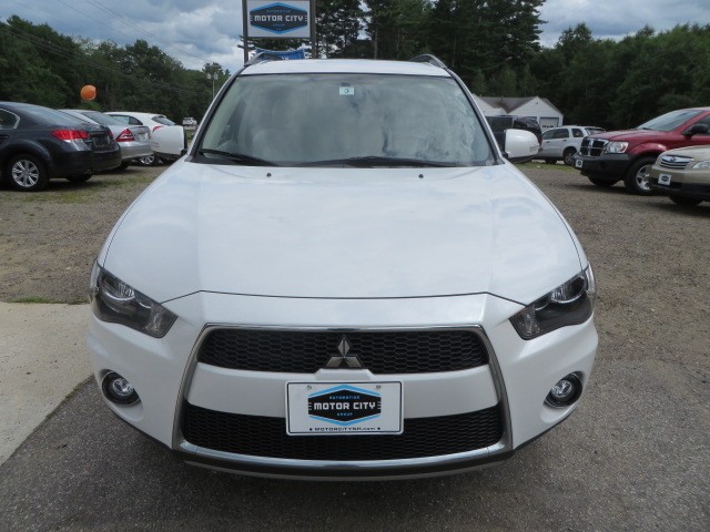 buy new OUTLANDER in ROCHESTER 2010 MITSUBISHI OUTLANDER SE