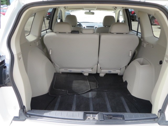 pre owned MITSUBISHI OUTLANDER 2010 MITSUBISHI OUTLANDER SE