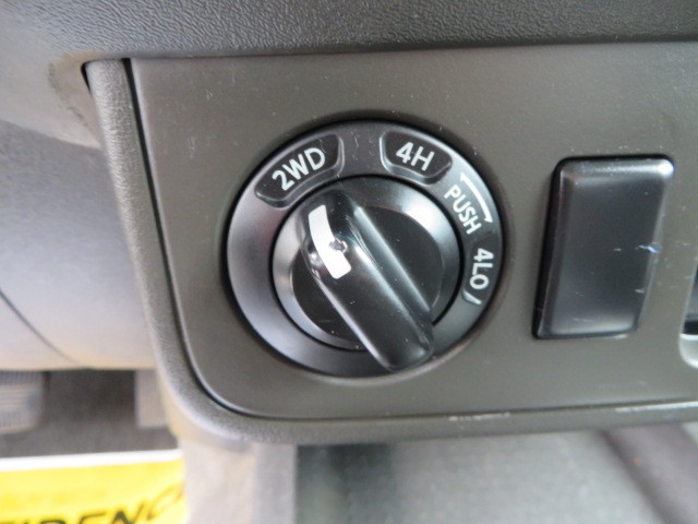 low mileage NISSAN 2009 NISSAN FRONTIER KING CAB SE