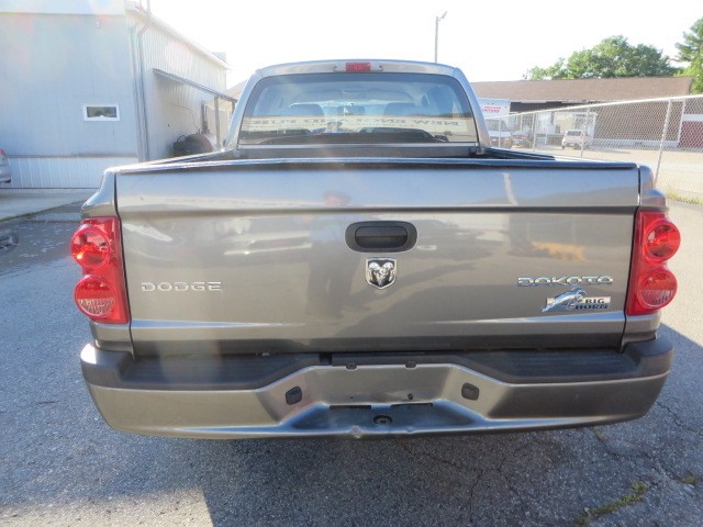 low mileage DODGE 2011 DODGE DAKOTA SLT