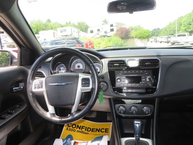 private sellers CHRYSLER 2012 CHRYSLER 200 TOURING
